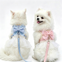 1 Stück Niedliches Schleifen-Prinzessinnen-Stil Haustier-Geschirr-Leinen-Set Spitzen-Tutu-Kleid Westenartiges Anti-Entfluchtungs-Geschirr für Katzen und Hunde für kleine Welpen und Kätzchen