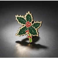 Christmas Holly Brooch with Red Berries Enamel Pin Festive Plant Badge Green Leaf Lapel Pins Winter Holiday Jewelry Friends Gift