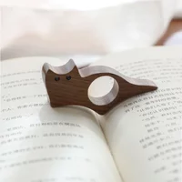 Wooden Material Wooden Thumb Bookmark Anti-Slip Design Cat Shape Reading Thumb Tools Handmade Dog Shape Pages Guide Marker