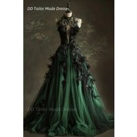 Gothic Wedding Dress With 3D Floral Appliques Black And Dark Green A-Line Vintage Bridal Gown Customized Robe De mariée