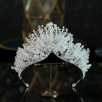 Coiffure couronne perlée, robe de mariée avec atmosphère baroque, couronne d'anniversaire pour banquet, vente en gros