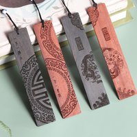 2Pcs Crescent Shaped Chinese Style Rosewood Bookmarks Traditional Design Commemorative Gift For Book Lovers