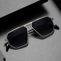 Reine Titan-Sonnenbrille für Herren, Vintage Quadratische Polarisierte Sonnenbrille für Männer und Frauen, 2026 Neue Retro-Fahrerbrille mit Verspiegelten UV400-Gläsern