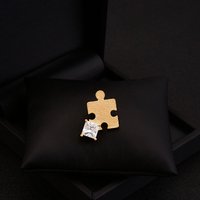 Puzzle Brooch for Men Designer Style Elegant Tone Lapel Pin with Sparkly Suit Coat Fashion Clothing Gift Chic Formal Accessory