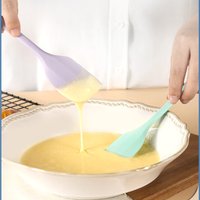 Large Silicone Cake Spatula Soft Blade Scraper for Icing Buttercream Heat Resistant One-Piece Baking Tool