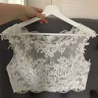 Appliques Sleeveless Wedding Bolero Scoop Bridal Wraps for Wedding Party Prom Crystal Beaded Bride Jacket Bolero Shrug