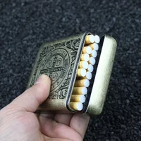 Neue kreative dreifach offene 20er-Pack gerändelte Retro-Bronze-Metall-Zigarettenklammer, personalisierte Herren-Zigarettenschachtel, verschiedene Sti