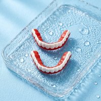 One Click Wear Dental Veneers Bright White Fake Tooth Cover Casual Cosmetic Braces for Perfect Smile Look CK848