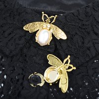 ICEYY 1piece Cufflink Button Covers For Shirt Large Pearl Bee Button Clip Sleeve Buttons Fashion Girls' Gifts Tux Cufflinks