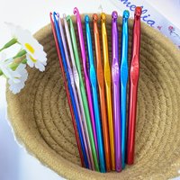 12 Pieces of Colorful Aluminum Single-Head Crochet Hooks, Approximately 15Cm/5.91Inch in Length, Including Sizes 2/2.5/3/3.5/4/4.5/5/5.5/6/6.5/7/8mm, DIY Knitting Tools, Lightweight and Durable, 12