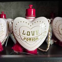 Genuine Universal Studios Potter Love Potion 320ml Water Bottle Pink Love Crossbody Cold Water Cup Souvenir Toy Peripheral Gifts