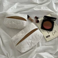 1 Piece Ins Fashion Makeup Case Elegant Simplicity Sweet Floral Lipstick Bag Portable Large Capacity Earphone Cable Storage Bag