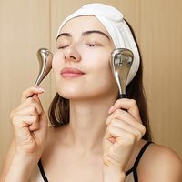 Face massage stick ice hockey, cosmetologist's auxiliary massage tools, facial mask massager, ice roller cooling massage tools