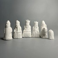 6pcs Plaster Chess Artistic Desk Statue Lewis Chess Replica Plaster Artwork Figures Sculpture Aesthetic Decor Room Ornament