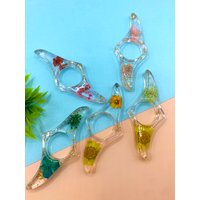 1pc Resin Bookmark Book Stand Reading Aid Creative Thumb Book Support,Thumb Page Holder For Students and Book Lover