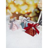 Triangle Shaped Box With Exquisite Hot Embossed Ribbons, Suitable For Weddings, Parties, and as a Candy Box, it is a good choice