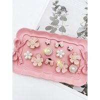 "12-Piece Fashionable ABS Pink Flower & Bow Shoe Charms. DIY Detachable Clips for Garden Shoes & Sandals. Versatile Outdoor Deco
