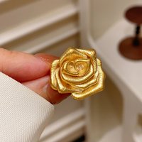 Vintage Gold Rose Flower Brooches For Women Unisex High-end Luxury Temperament Flower Badge Pins For Dress Clothing Accessory