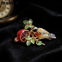Women's Vintage Court Pomegranate Bird Brooch Medieval Jewelry Design Banquet Dress Pin Silk Scarf Buckle Cute Animal Corsage