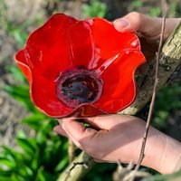 Handcrafted Metal Flower Garden Stake Ground Insert Iron Floral Sculpture Bird Bath Stake Wavy Curved Petal Rust-resistant
