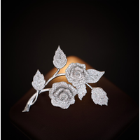 Spring and summer high-end micro-paved zircon rose brooch, elegant and luxurious bouquet pin, fashion clothing accessory