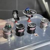 1:64 Wheels Modified Table Model Miniature Garage Shop Scene Diorama