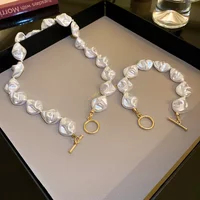 Minar Exaggeration Irregular Baroque Faux Pearl Choker Necklaces for Women Golden Toggle Clasp Circle Pendant Necklace Jewelry