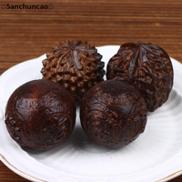 〔San〕Relief Walnut Handheld Ball Sandalwood Handheld Ball Massage Exercise Healthcare Plaything Hand-Worn Ball 1Pair