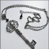Goth Antique Silver Color Skeleton Key Necklace Creativity Pendant Charm Statement Punk Jewelry Fashion Women Halloween Gift
