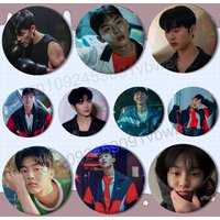 cool WH C1 Choi Hyun-wook 58mm Round Pins Creativity Printed Pictures Text Metal Lapel Badges Brooches Jewelry Gift Wholesale
