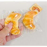 New 7cm small croissant slow rebound squishy decompression ultra soft PU simulation bread pendant gift bag pendant