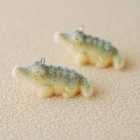 2pcs Crocodile Charms Cute Cartoon Reptile Flocking Resin Pendant for make DIY Jewelry Bag Keychain Accessories Material