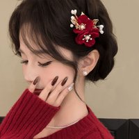 New Chinese-Style Red Pearl Flower Hairpin for Brides, High-End Side Clip for Wedding Updos