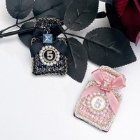 Korean Style Perfume Bottle Design Brooch Crystal Pearl Lapel Pin for Women Elegant Fashion Badge Clothing Accessories Jewelry