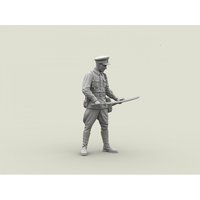 1/35 scale resin unpainted model kit, Red Army captain holding a captured new saber, unassembled and unpainted GK, BK579
