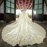 Vintage Champagne Satin Lace Applique Wedding Dress Elegant Sheer Long Sleeves Princess Plus Size Saudi Arabic Dubai Bridal Gown