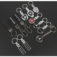 High Quality 3D Metal Leather Car Logo Key Chain Keyring Holder For Mercedes Benz AMG W204 W205 W212 W213 W221 W117 W177 GLA GLE