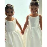 Custom Flower Girl Dress Wedding Dress First Christmas Party Sleeveless Satin Ball Gown Simple Princess Dress for Toddler Girl