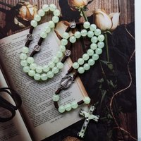 E8BD 10mm Rosary Beads Luminous Necklace Jesus Crucifix for Cross Pendant Necklaces Glow in Dark Religious Jewelry for Men Wo