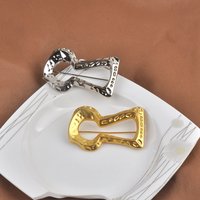 New Arrival Gold Large Keyhole Brooch Fashion Lapel Pin for Coat Trench Suit Fur Jacket Accessory