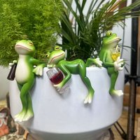 Resin Hanging Frog Figurine Flower Pot Hugger Small Frog Figurine Miniature Frog Figurine for Flower Yard Lawn Ornament