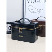 Customized Name PU Leather Crocodile-Patterned Multi-Zone Storage Large Capacity Portable Travel Handbag Makeup Bag Toiletry Bag