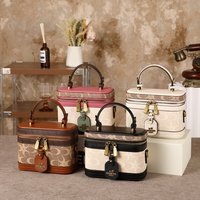 2026 New simple and fashionable small handbag clash-color women's bag, chain, single shoulder bag, senior carriage bag