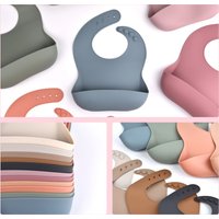 High Quality Food Grade Soft Waterproof Silicone Baby Bib With Food Catcher