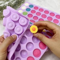 Daisy Silicone Mold, Small Daisy Flower Molds with 70 Cavities for Making Chocolate/Candy/Gummy/Cookie/Jelly/Edible Flowers for