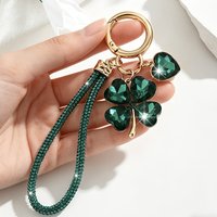 Fashionable Four-Leaf Clover Keychain Bag Pendant, Suitable for Women'S Car Keys, Bags And Luggage Pendants Decoration And Gifts