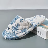 New Home Slippers Soft Cotton Floral Floor Shoes Fashion Lightweight Antislip Indoor Slippers Bedroom Couple Slippers