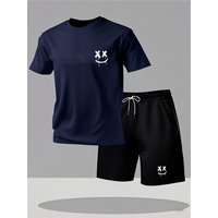 Fashionable short-sleeved T-shirt paired with breathable shorts.