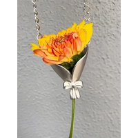 Wearable vase necklace Chain Fashion flower Arrangement bouquet pendant Floral Vase Chain Necklaces Aesthetic Charm Jewelry Gift