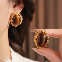 Mediaeval Vintage Imitation Tiger Eye Stone Clip Earrings Luxury Women's Coffee Plated Lace Oval Ear Cuff Jewelry Banquet K1